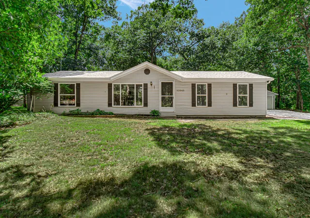 image of 10848 Edgewood Dr, De Motte, IN 46310 | MLS# 842850