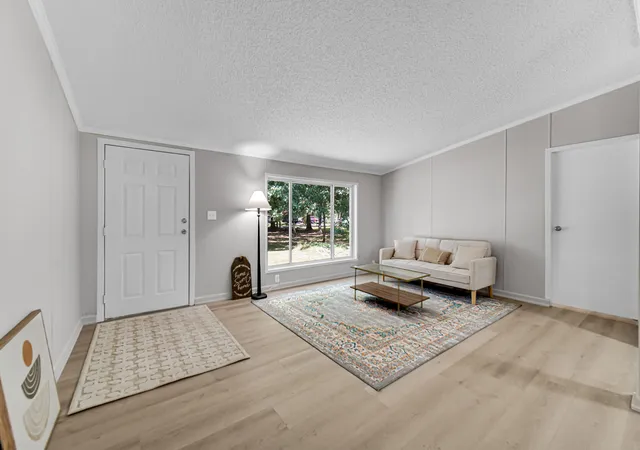 image of 10848 Edgewood Dr, De Motte, IN 46310 | MLS# 842850