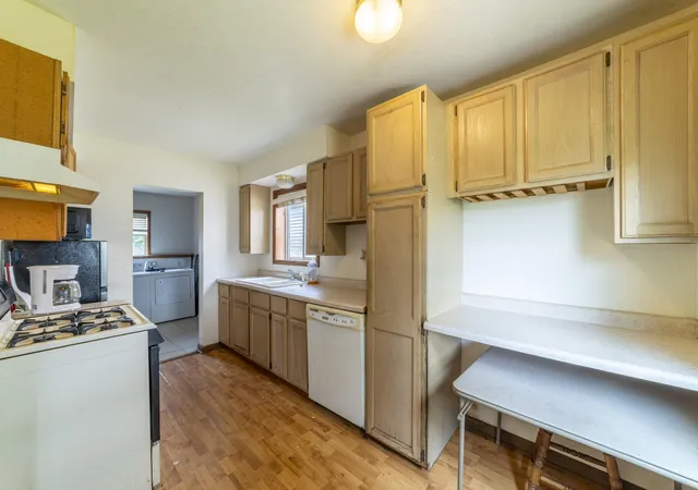 4th image of 7538 Marshall Ave, Hammond, IN 46323 | MLS# 842635