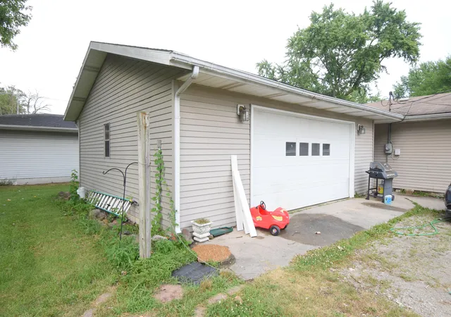Photo 4 of Single family home for sale at 930 N Scott St, Rensselaer, IN 47978 | MLS# 842592 | Listing updated on 2026-09-22