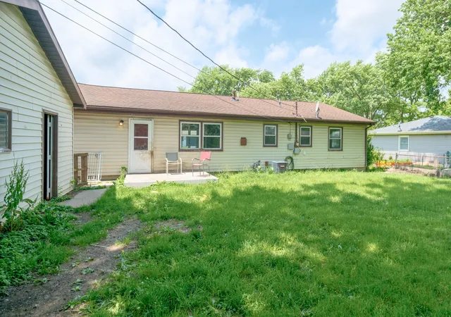 3rd image of 703 Dearborn Rd, Valparaiso, IN 46385 | MLS# 842583