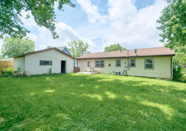 5th image of 703 Dearborn Rd, Valparaiso, IN 46385 | MLS# 842583