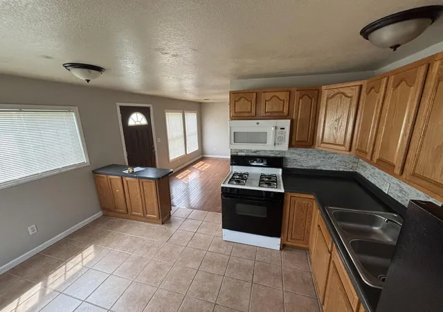 4th image of 210 Pleasant Ave, Michigan City, IN 46360 | MLS# 842880