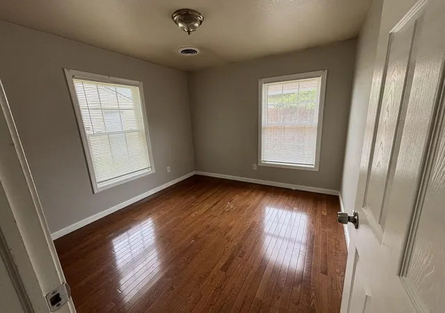 8th image of 210 Pleasant Ave, Michigan City, IN 46360 | MLS# 842880