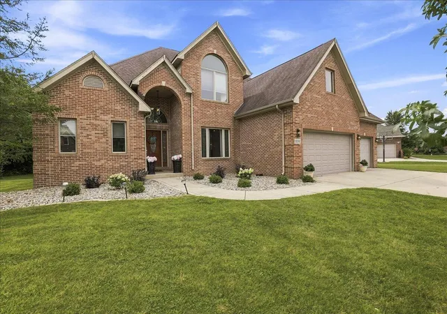 3rd image of 10591 Erie Dr, Crown Point, IN 46307 | MLS# 842745