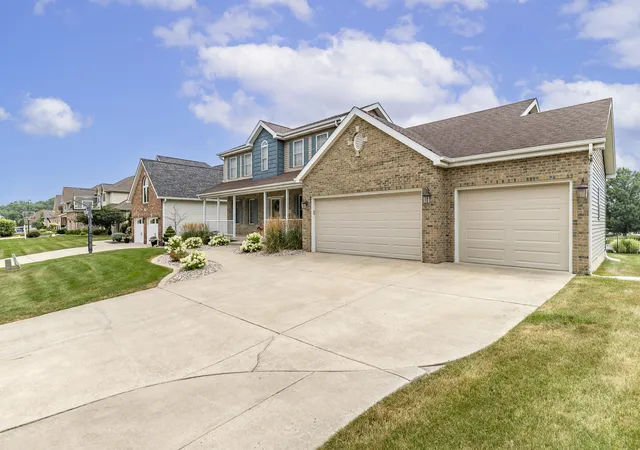1st image of 673 Davis Cir, Crown Point, IN 46307 | MLS# 842636