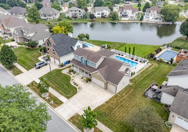 5th image of 673 Davis Cir, Crown Point, IN 46307 | MLS# 842636