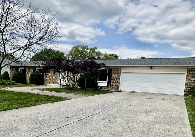2nd image of 610 Fox Point Dr, Chesterton, IN 46304 | MLS# 842952