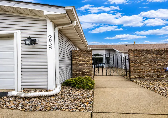 Photo 3 of Sale Pending at 9935 Hunters Run, Saint John, IN 46373 | MLS# 842601 | Listing updated on 2026-08-17