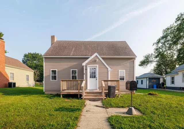 1st image of 207 E Allen St, Kentland, IN 47951 | MLS# 842616