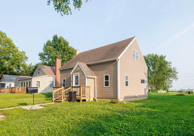 3rd image of 207 E Allen St, Kentland, IN 47951 | MLS# 842616
