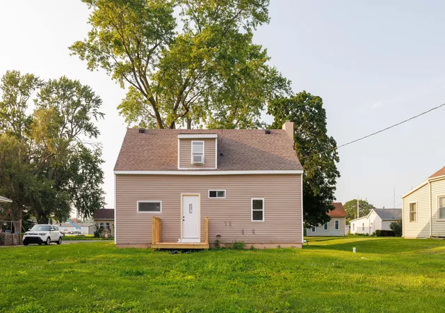 5th image of 207 E Allen St, Kentland, IN 47951 | MLS# 842616