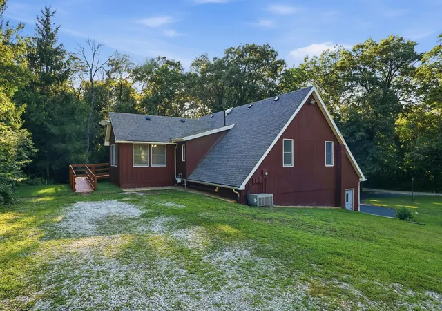 2nd image of 10269 N Us Hwy 231, Wheatfield, IN 46392 | MLS# 842924