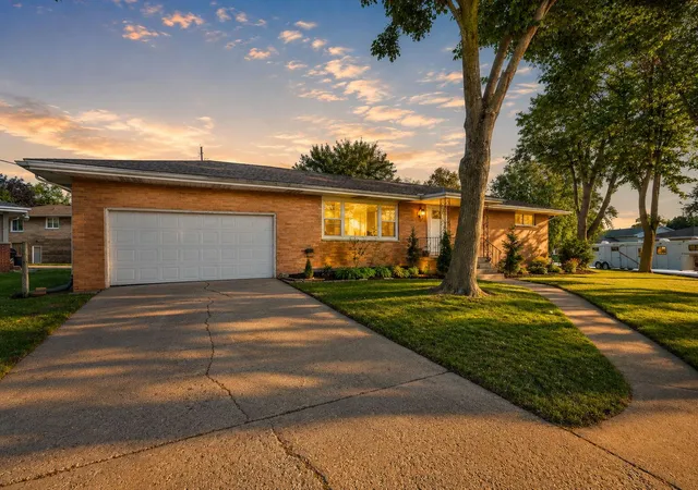 1st image of 700 W 55th Ave, Merrillville, IN 46410 | MLS# 842972