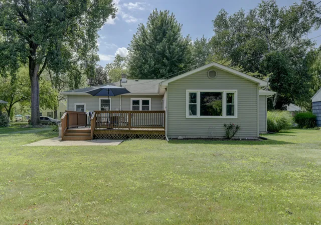 2nd image of 515 S Park Dr, Chesterton, IN 46304 | MLS# 842889