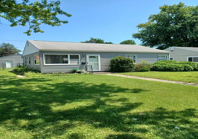 1st image of 329 N Virginia St, Hobart, IN 46342 | MLS# 842639