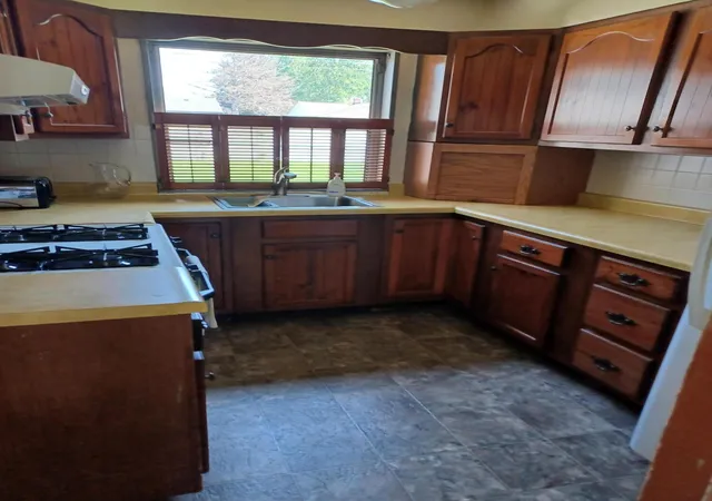 Photo 3 of Single family home for sale at 329 N Virginia St, Hobart, IN 46342 | MLS# 842639 | Listing updated on 2026-07-22