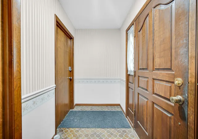 5th image of 1330 Camellia Dr, Munster, IN 46321 | MLS# 842643