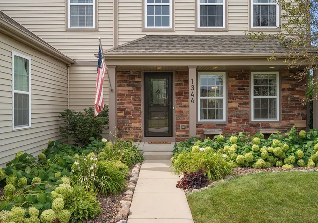 Photo 4 of Sale Pending at 1344 Flagstone Dr, Dyer, IN 46311 | MLS# 842916 | Listing updated on 2026-07-27