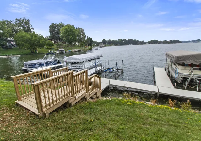 5th image of 2513 E Lakeshore Dr, Crown Point, IN 46307 | MLS# 842779