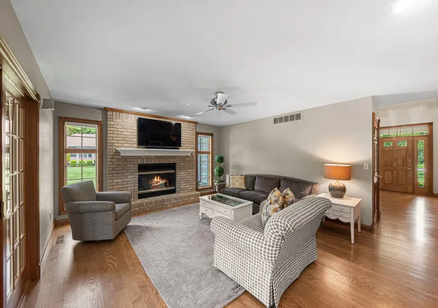 3rd image of 592 Shatz Dr N, Valparaiso, IN 46385 | MLS# 843444