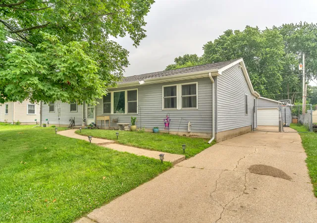 2nd image of 789 Eagle Creek Rd, Valparaiso, IN 46385 | MLS# 842650