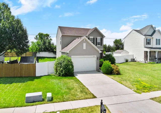 2nd image of 1405 E 112th Ave, Crown Point, IN 46307 | MLS# 842713