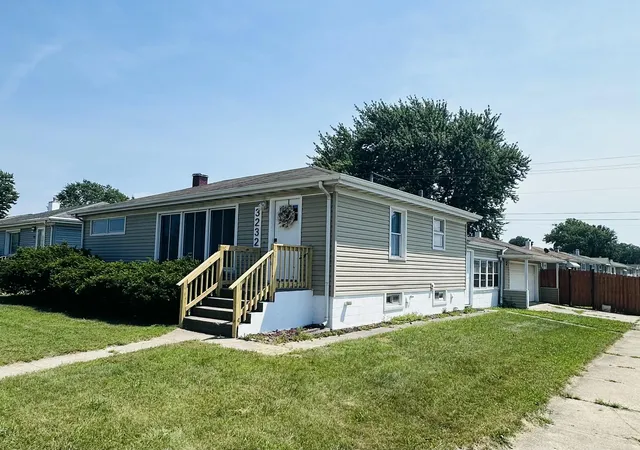 2nd image of 3232 E 165th St, Hammond, IN 46323 | MLS# 842692
