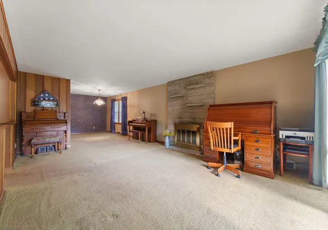 Photo 3 of Sale Pending at 8420 Schreiber Dr, Munster, IN 46321 | MLS# 842796 | Listing updated on 2026-08-29