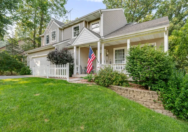 1st image of 475 Ashford Ln, Valparaiso, IN 46385 | MLS# 842698
