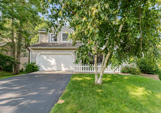 2nd image of 475 Ashford Ln, Valparaiso, IN 46385 | MLS# 842698