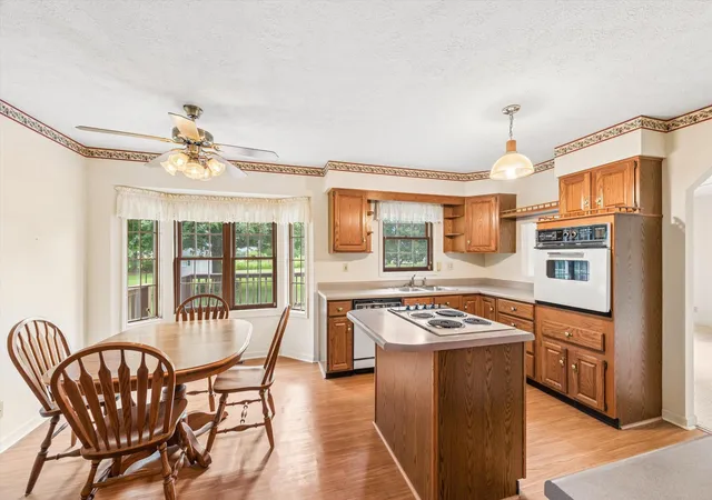 Photo 3 of Single family home for sale at 223 Thornhedge Dr, Valparaiso, IN 46383 | MLS# 842868 | Listing updated on 2026-09-20