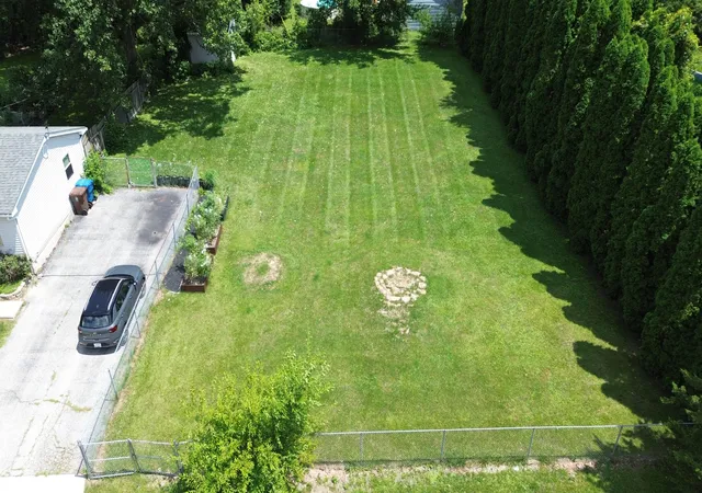 3rd image of 703 Heritage Rd, Valparaiso, IN 46385 | MLS# 842743