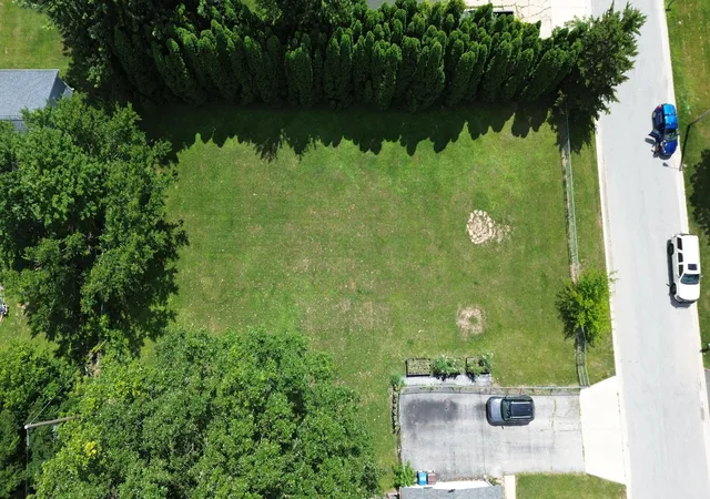 5th image of 703 Heritage Rd, Valparaiso, IN 46385 | MLS# 842743