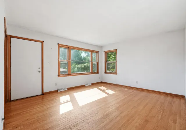 2nd image of 5885 Newport Ave, Portage, IN 46368 | MLS# 842696