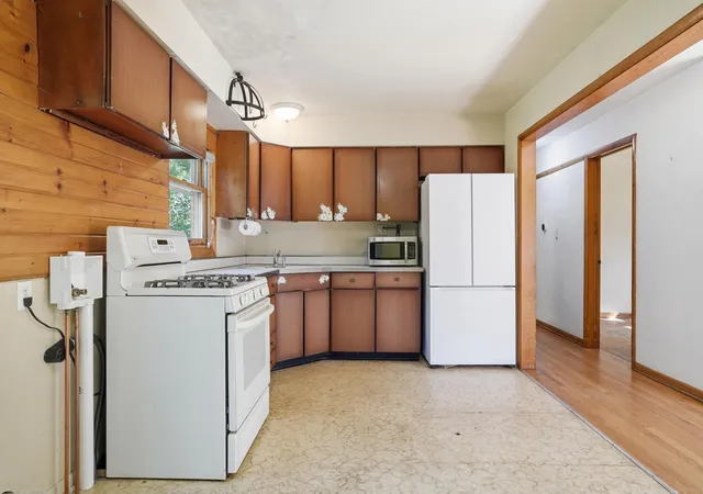 5th image of 5885 Newport Ave, Portage, IN 46368 | MLS# 842696