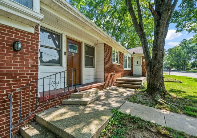 3rd image of 601 Madison St, Valparaiso, IN 46385 | MLS# 842697