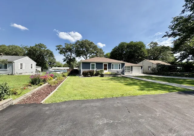2nd image of 1023 Riverlane Dr, Lake Station, IN 46405 | MLS# 842842