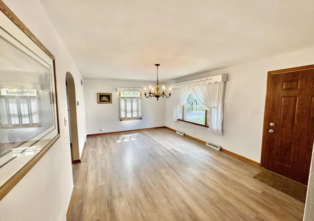 4th image of 1023 Riverlane Dr, Lake Station, IN 46405 | MLS# 842842