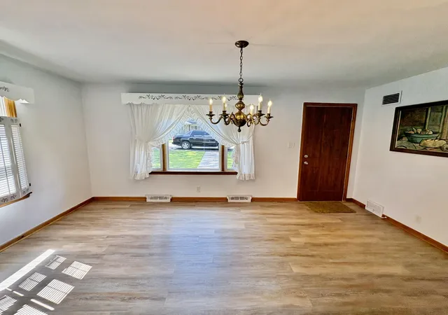 5th image of 1023 Riverlane Dr, Lake Station, IN 46405 | MLS# 842842