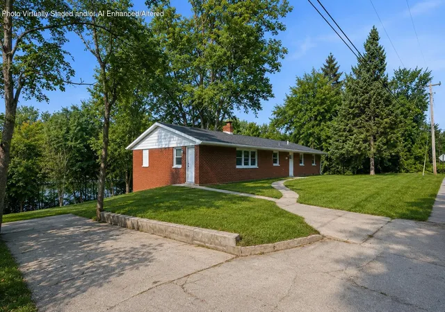 2nd image of 245 Pauline Dr, Valparaiso, IN 46385 | MLS# 842717