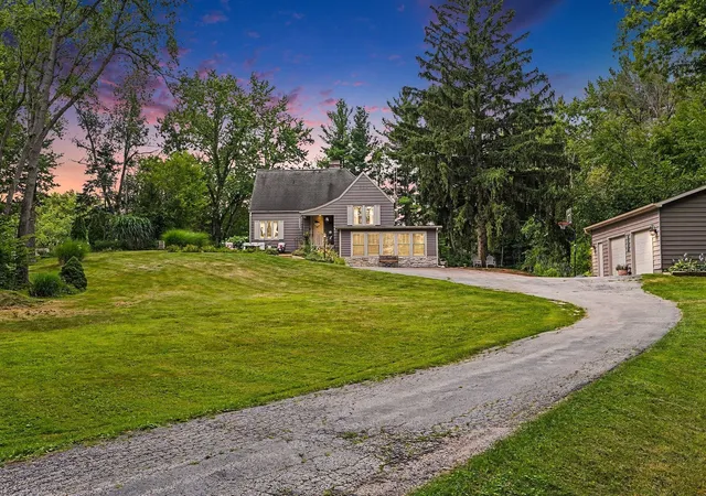 1st image of 228 W Joliet Rd, Valparaiso, IN 46385 | MLS# 842903
