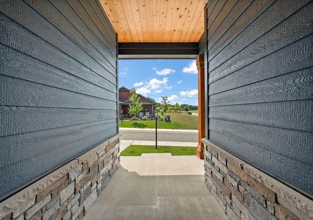 3rd image of 3001 Forestside Ln, Valparaiso, IN 46385 | MLS# 842929