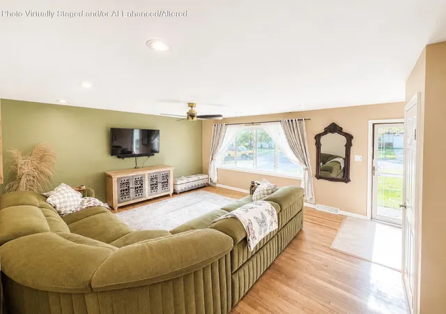 3rd image of 9375 Roosevelt Pl, Crown Point, IN 46307 | MLS# 842733