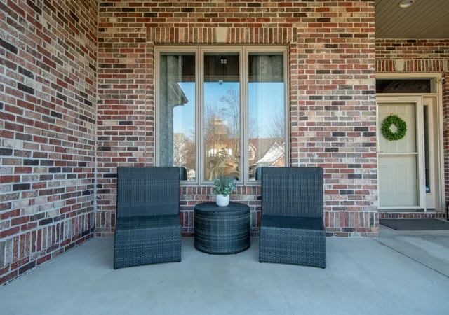 2nd image of 669 Davis Cir, Crown Point, IN 46307 | MLS# 842746