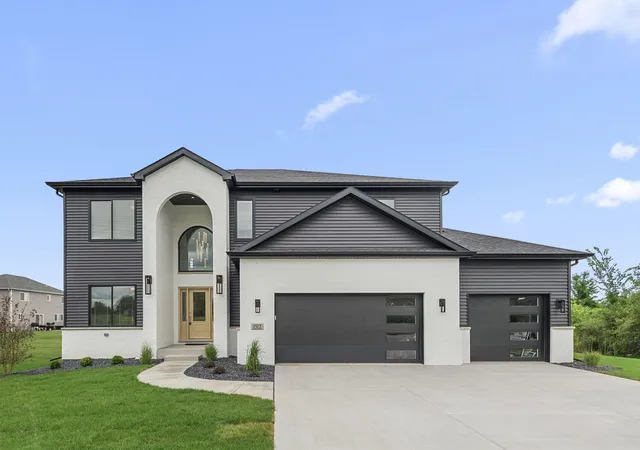 1st image of 7635 Pierce Pl, Merrillville, IN 46410 | MLS# 842947