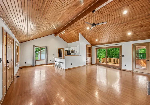4th image of 85 S County Line Rd, Crown Point, IN 46307 | MLS# 842761