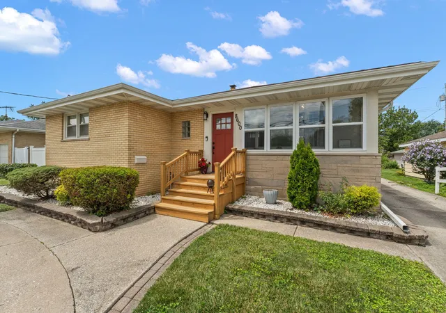 2nd image of 8600 Calumet Ave, Munster, IN 46321 | MLS# 842759