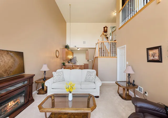 image of 1245 Auburn Meadow Ln, Schererville, IN 46375 | MLS# 842829