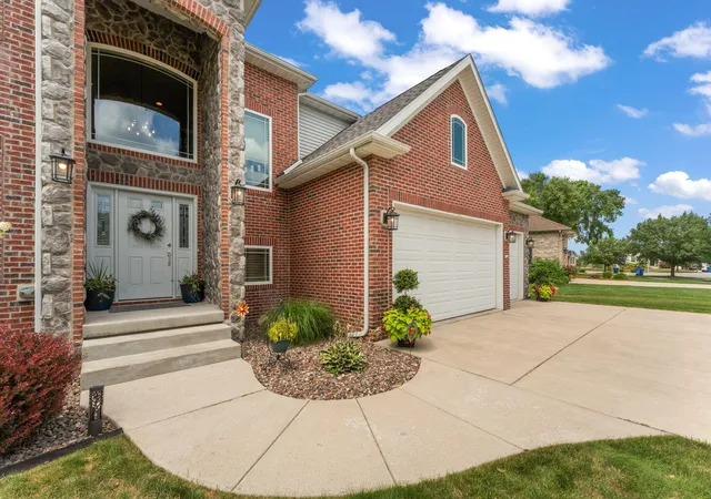 3rd image of 9952 Mathews St, Crown Point, IN 46307 | MLS# 842832